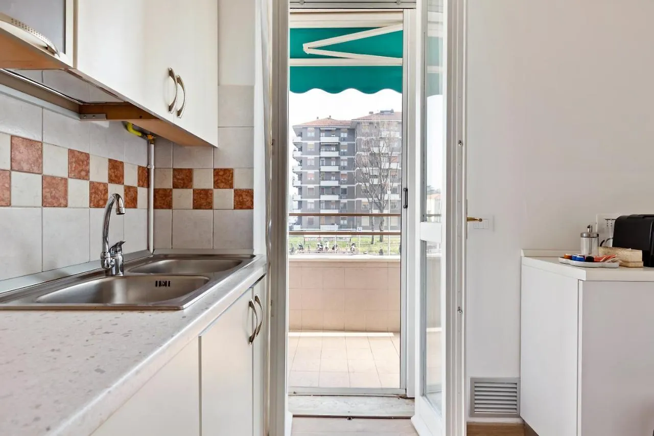 Red Subway Line Modern Flat Apartment Milan 0*,